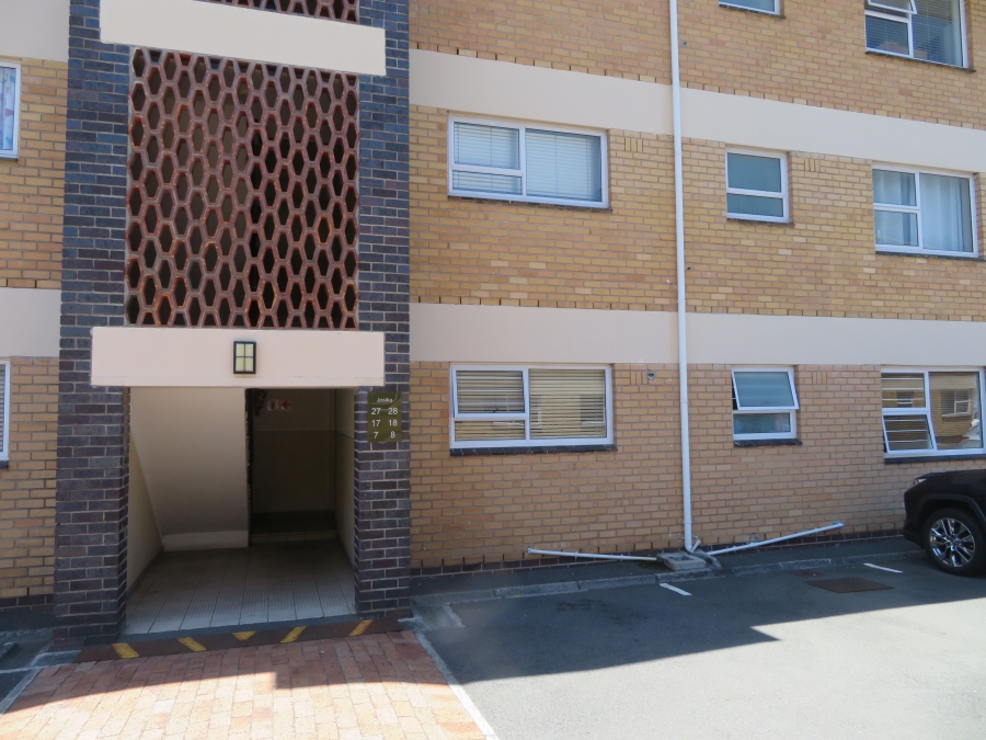 To Let 2 Bedroom Property for Rent in Kenilworth Western Cape